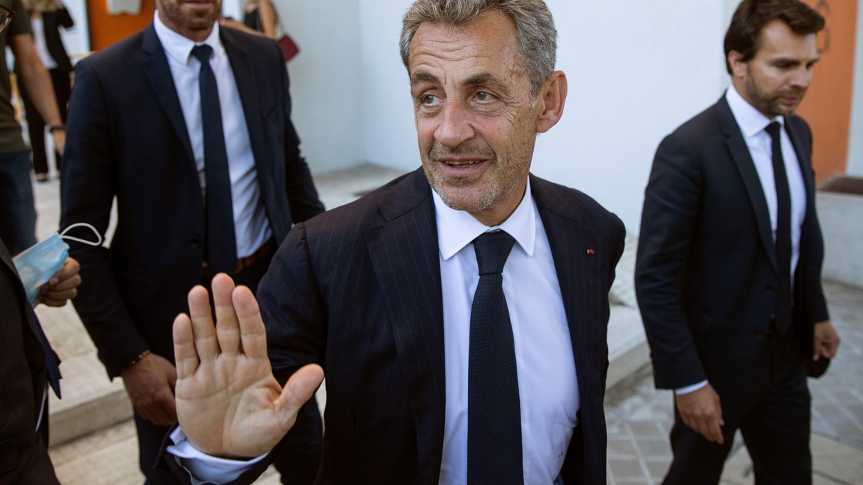 Nicolas Sarkozy present new book in Madrid
