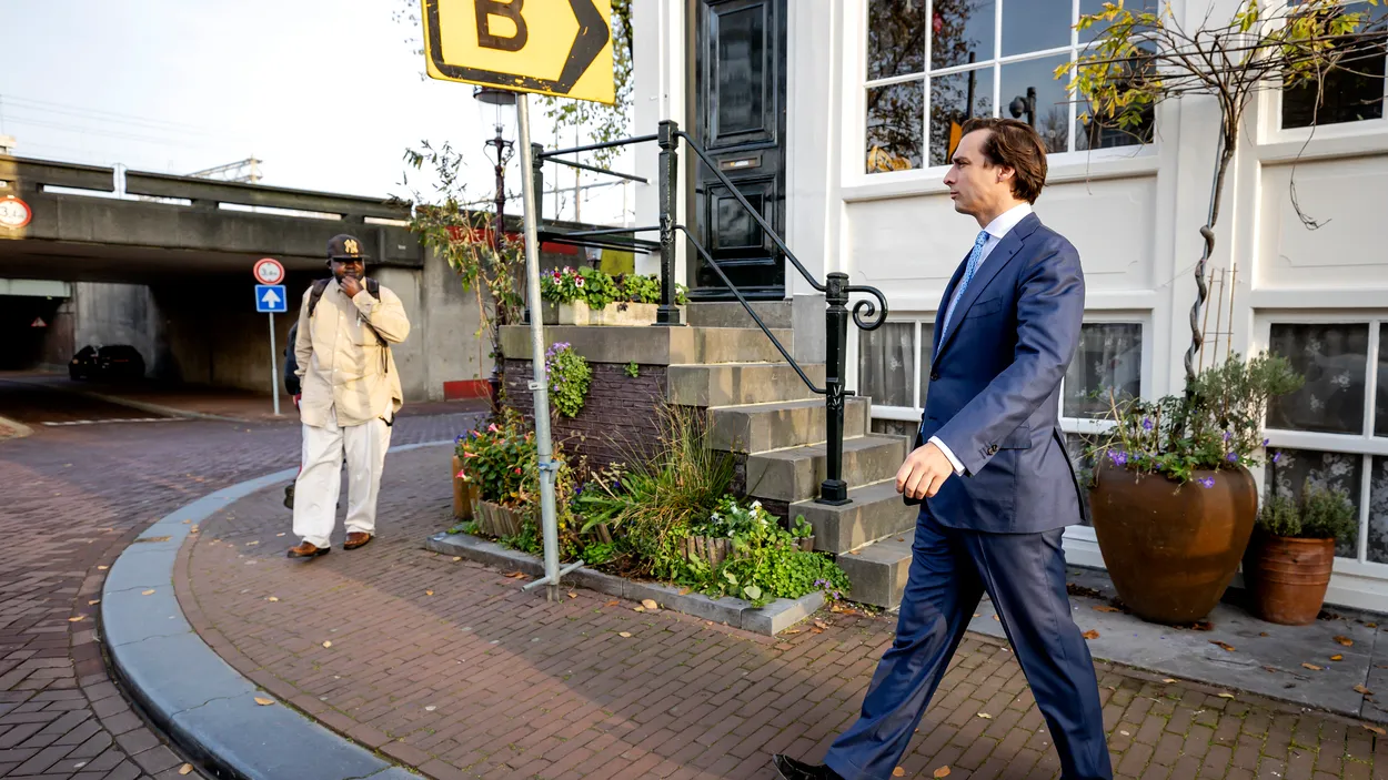 Thierry Baudet staat pers te woord