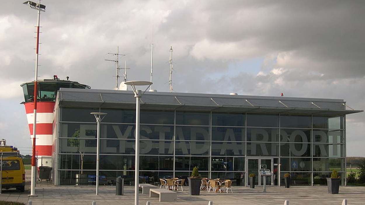 800px-Lelystad_Airport