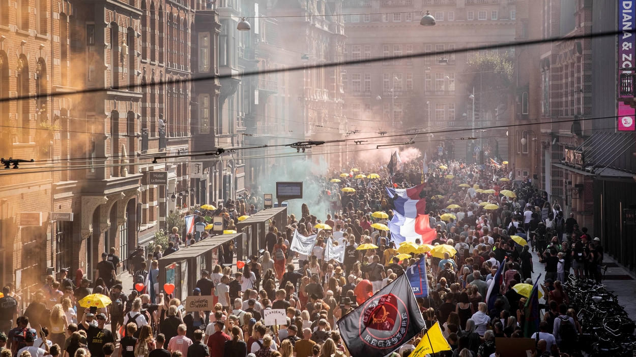 Demonstratie 'Samen voor Nederland' tegen coronabeleid