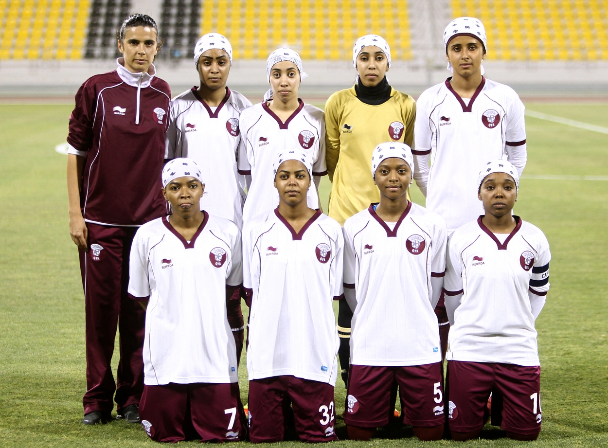 Afbeelding van Qatar breekt belangrijke WK-belofte en maakt het voor vrouwen onmogelijk te voetballen