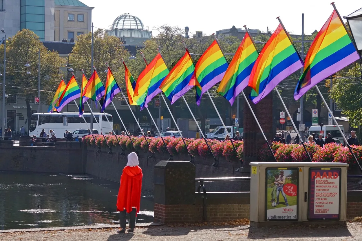 Afbeelding van Als we anti-LHBTI+ geweld echt zo erg vinden, dan moeten we allemaal ook naar onszelf kijken