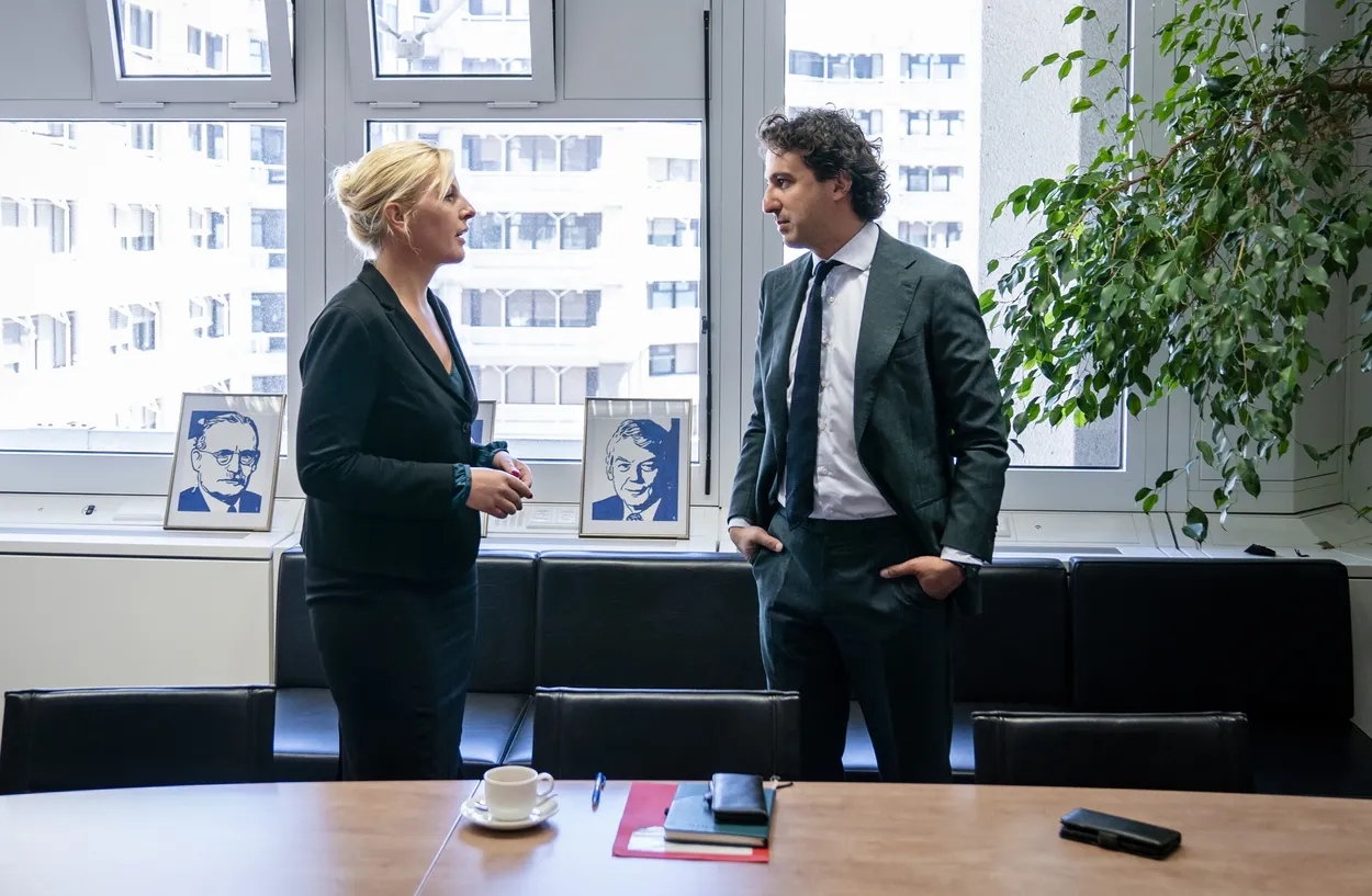 Waar wachten PvdA en GroenLinks nog op? - Joop - BNNVARA