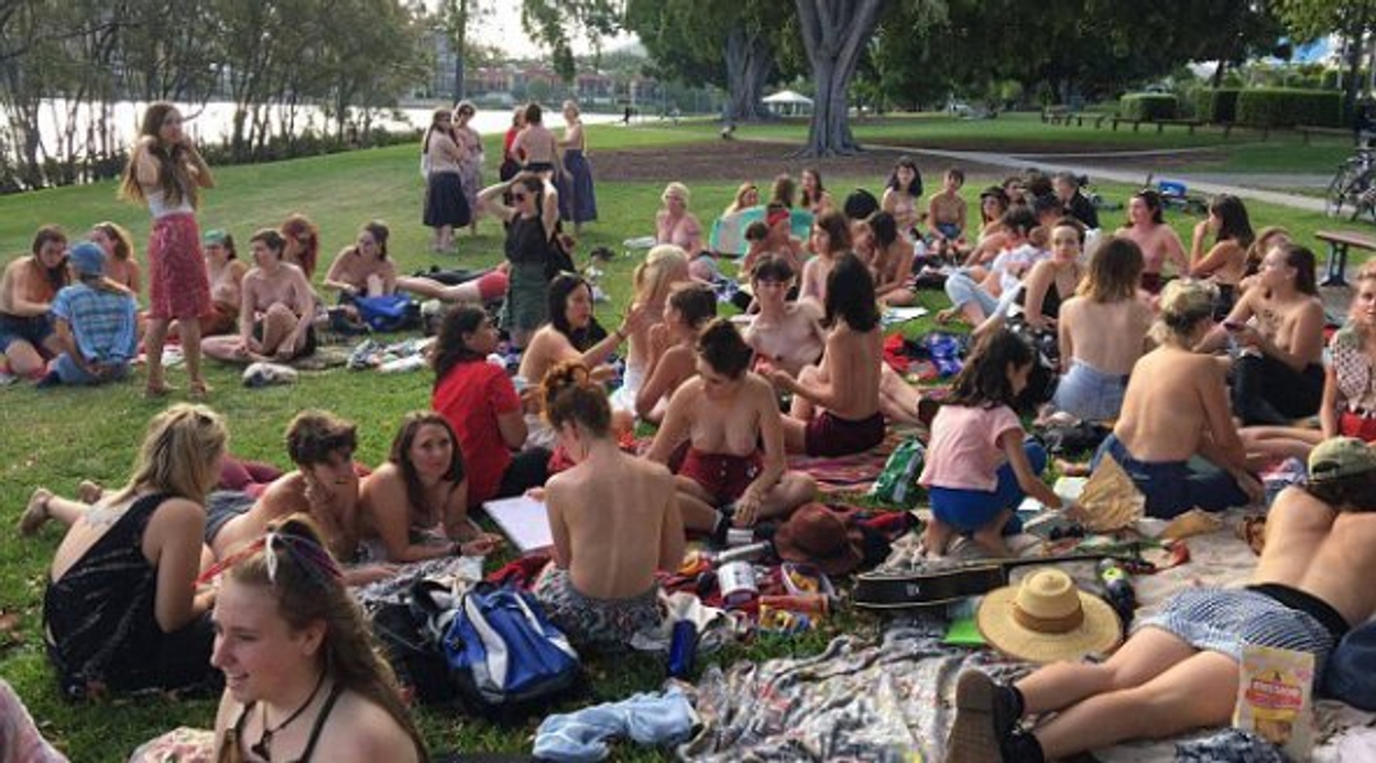 Australische vrouwen houden tepelpicknick tegen seksisme - Joop afbeelding foto