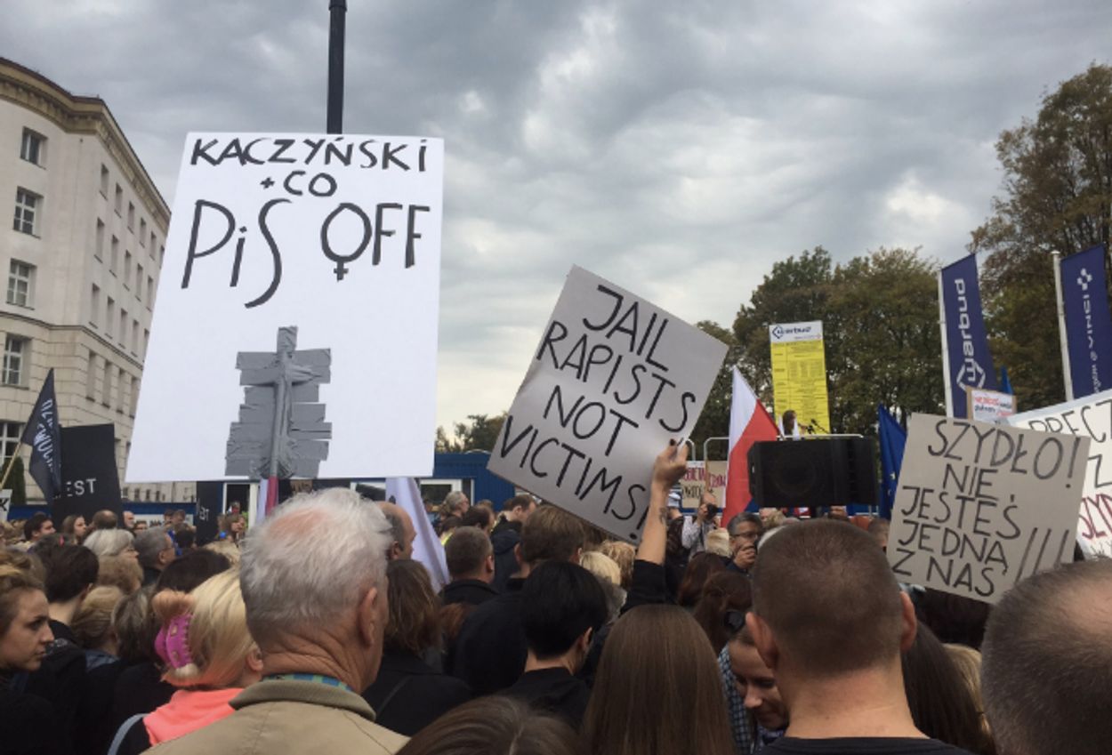Afbeelding van Duizenden Polen protesteren tegen omstreden abortusverbod