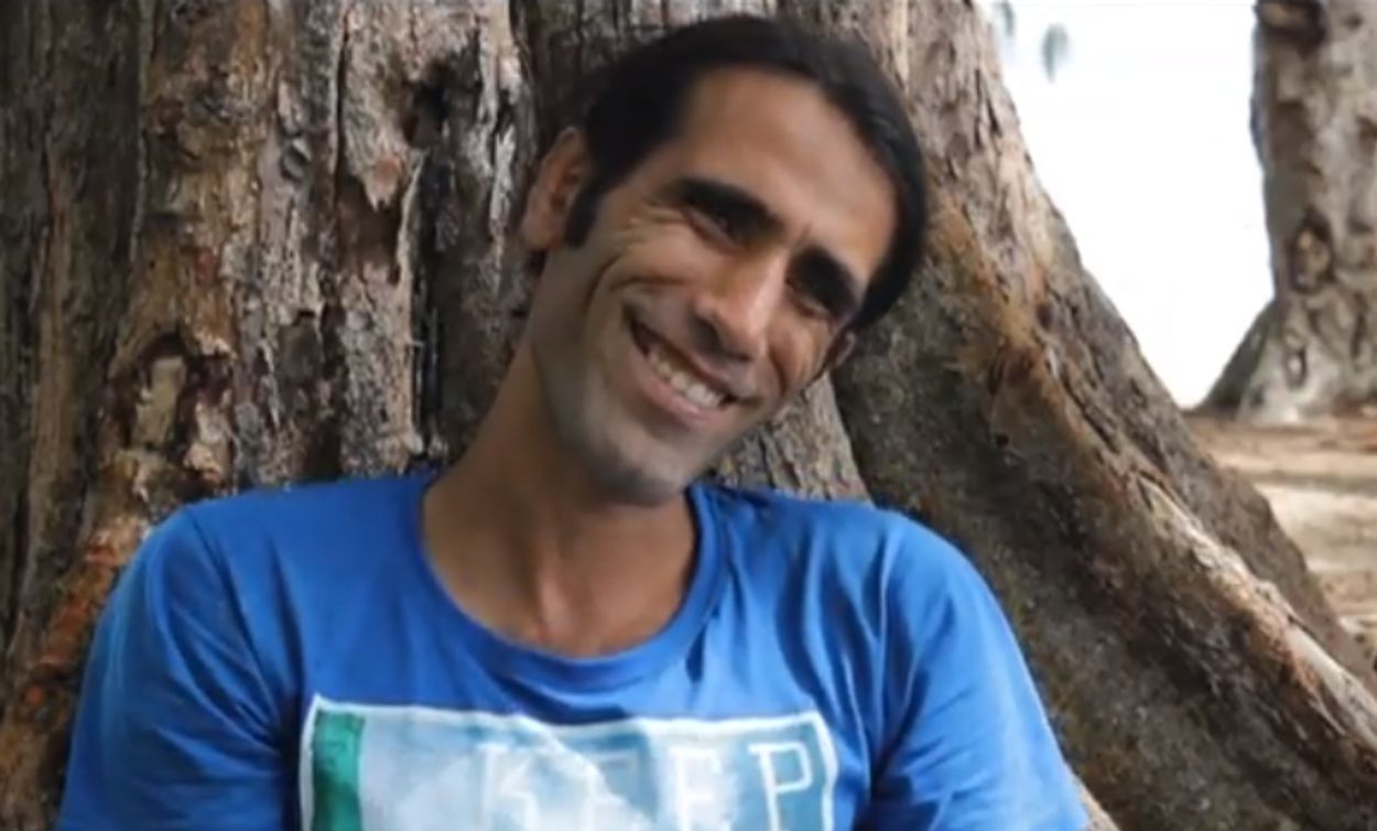 Afbeelding van Vluchteling Behrouz Boochani wint prestigieuze literatuurprijs vanuit zijn gevangenis op Manus
