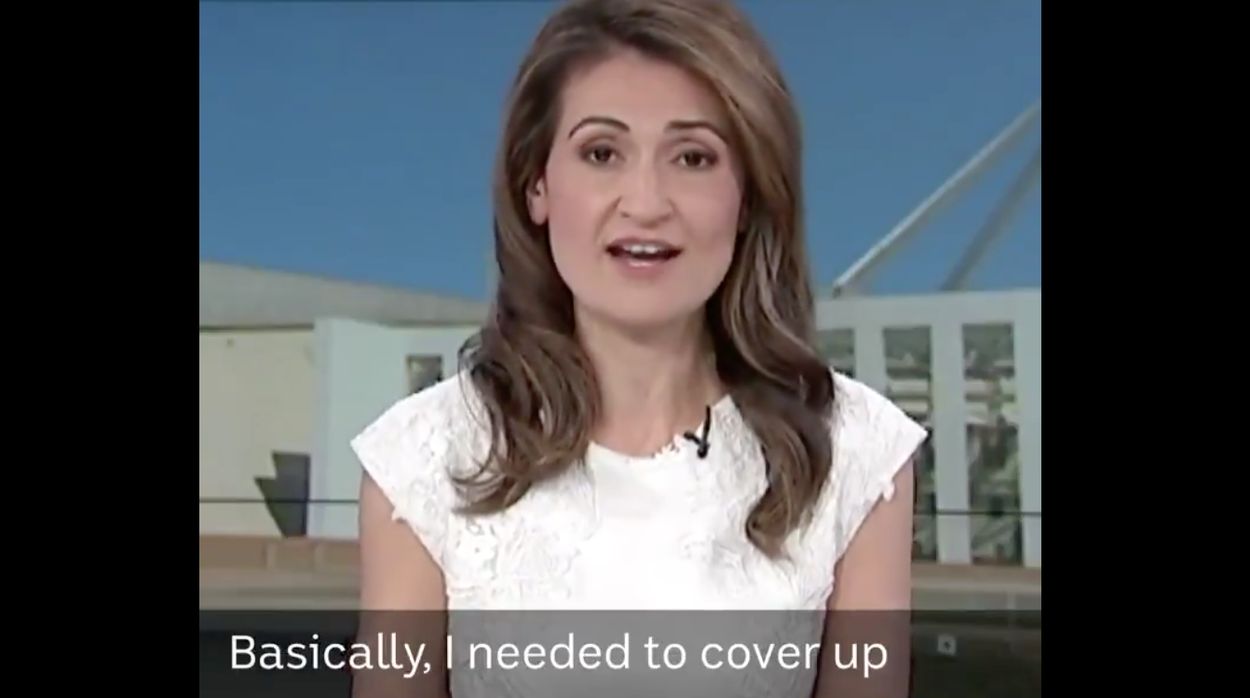 Afbeelding van Australische journaliste uit parlement gezet, toont 'te veel huid'