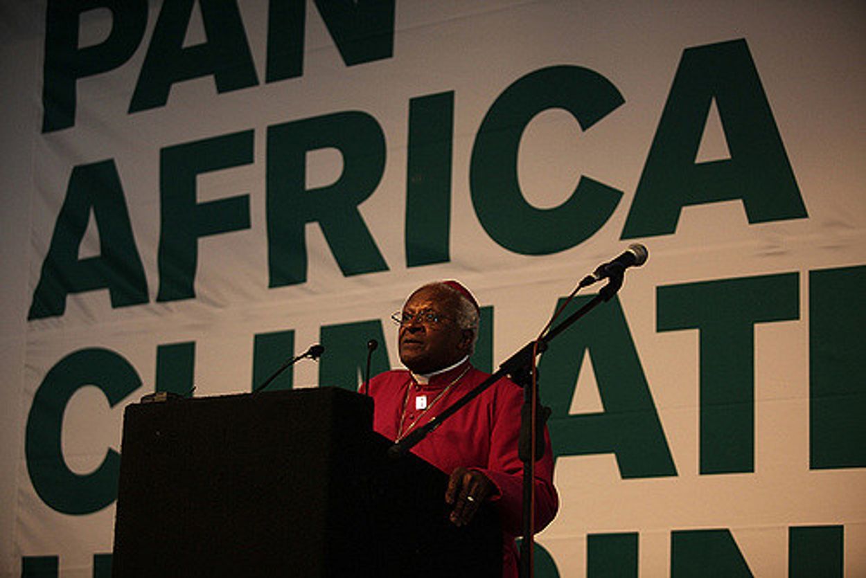 Afbeelding van Desmond Tutu stopt als ambassadeur Oxfam na seksschandaal