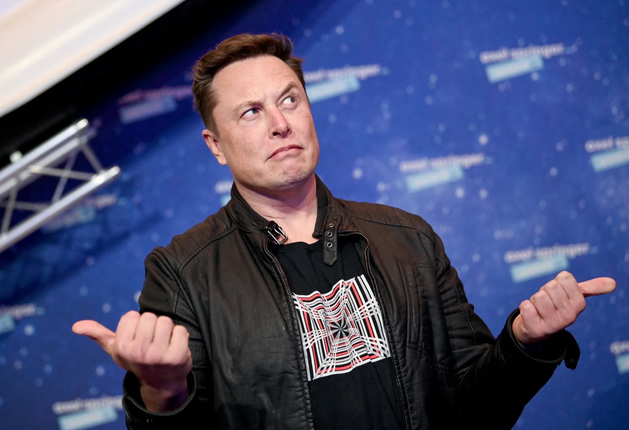 Afbeelding van Tesla stopt met vervuilende bitcoin, stort cryptokoers in vrije val