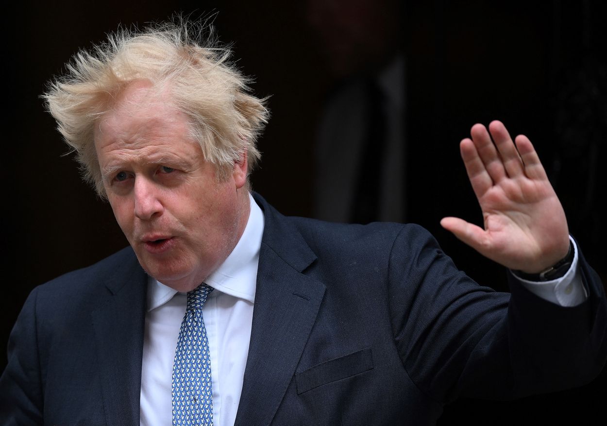 Afbeelding van Boris Johnson herschrijft ethische gedragscode ministers om zo te voorkomen dat hij moet aftreden