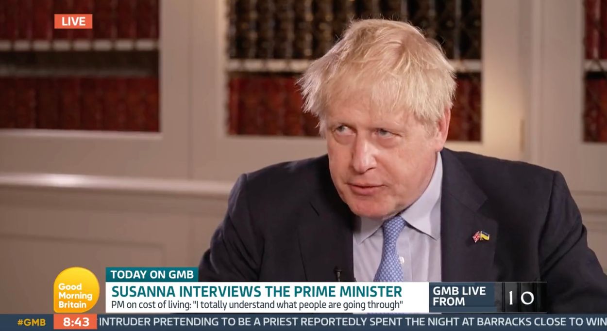 Afbeelding van Boris Johnson verbijstert Britten met harteloze reactie naar 77-jarige vrouw die geen geld meer heeft voor eten