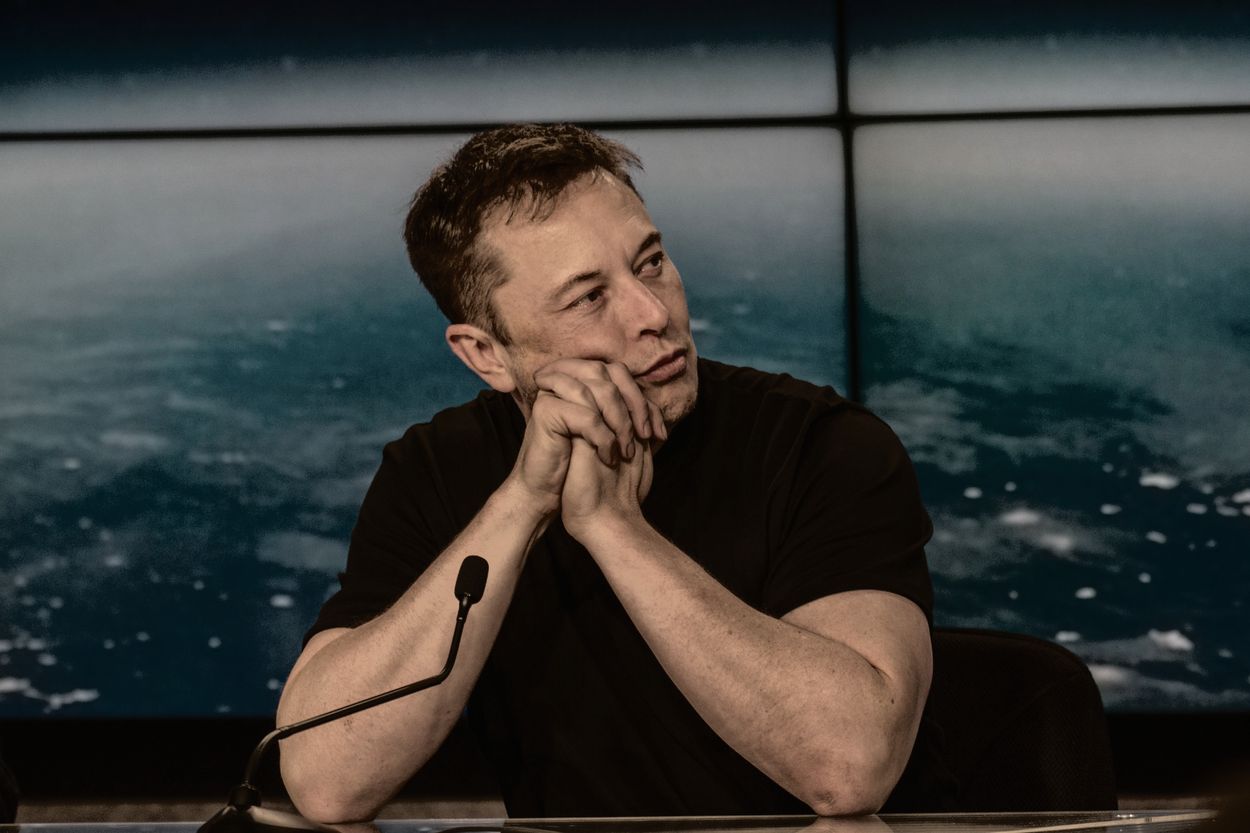 Afbeelding van Twitter capituleert en laat zich overnemen door Elon Musk