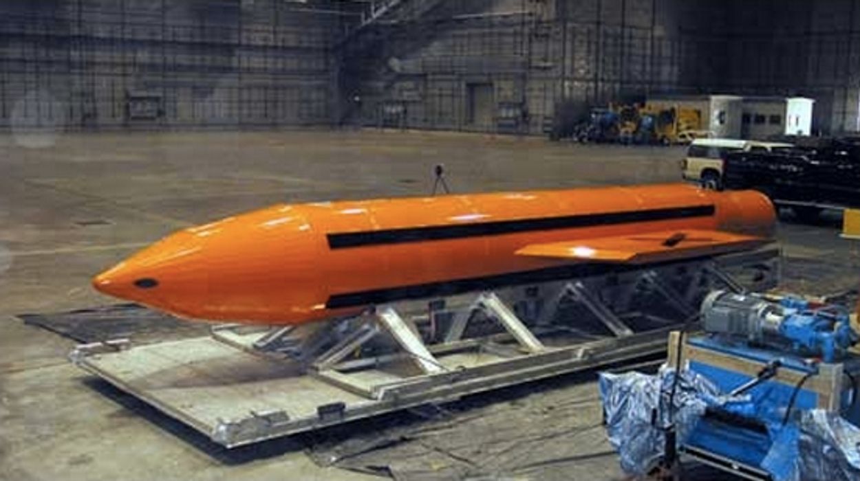 Afbeelding van VS gooien grootste niet-nucleaire bom ooit op Afghanistan