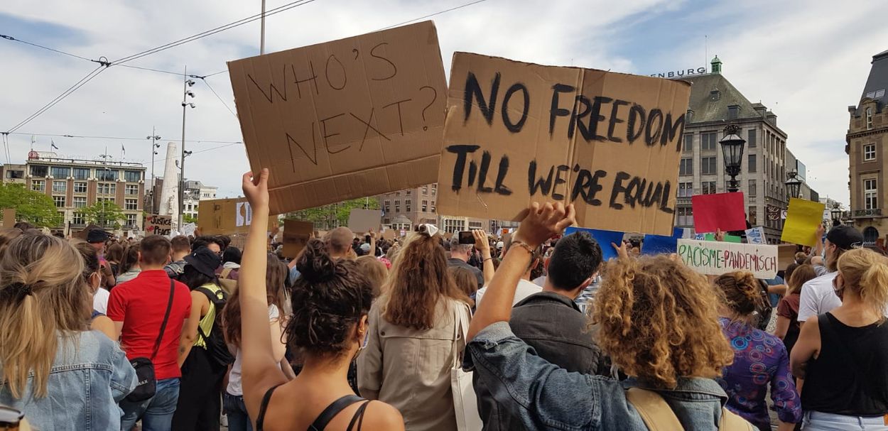 Afbeelding van Demonstratie op de Dam: hoe blanken proberen een ander onderwerp aan te snijden