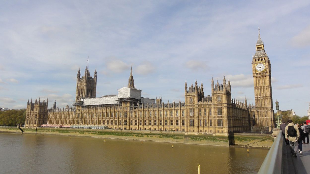 Afbeelding van Nieuwe coronaregels gelden niet voor bars in Brits parlement