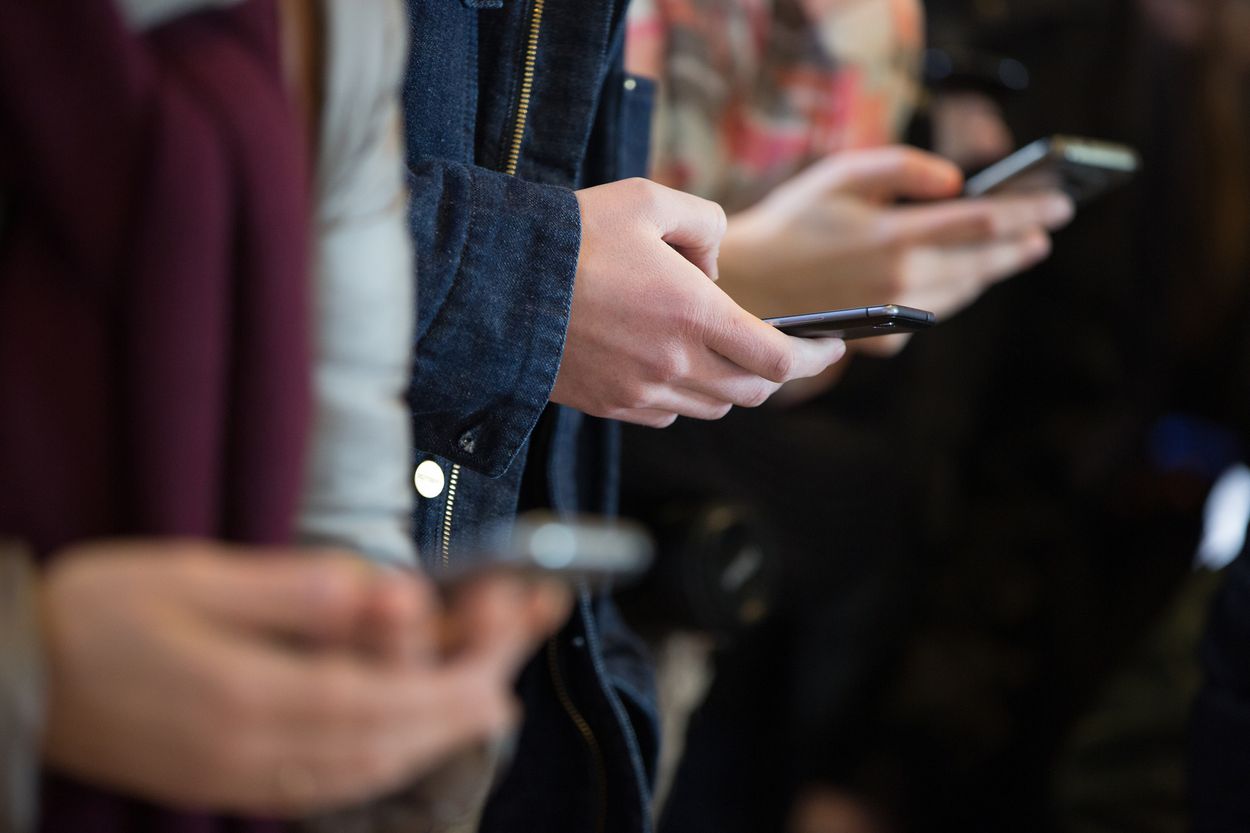 Frankrijk Verbiedt Mobiele Telefoons Op Scholen Joop Bnnvara 9315