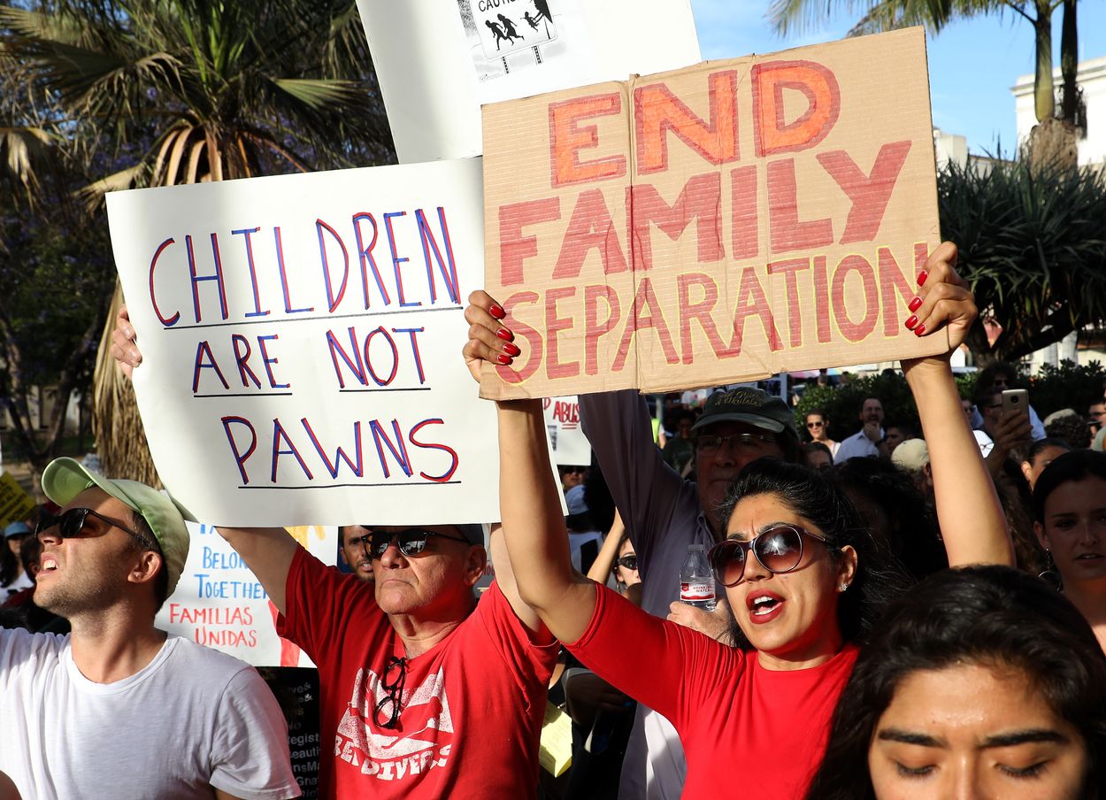 Afbeelding van Trump deporteert immigranten maar gijzelt hun kinderen
