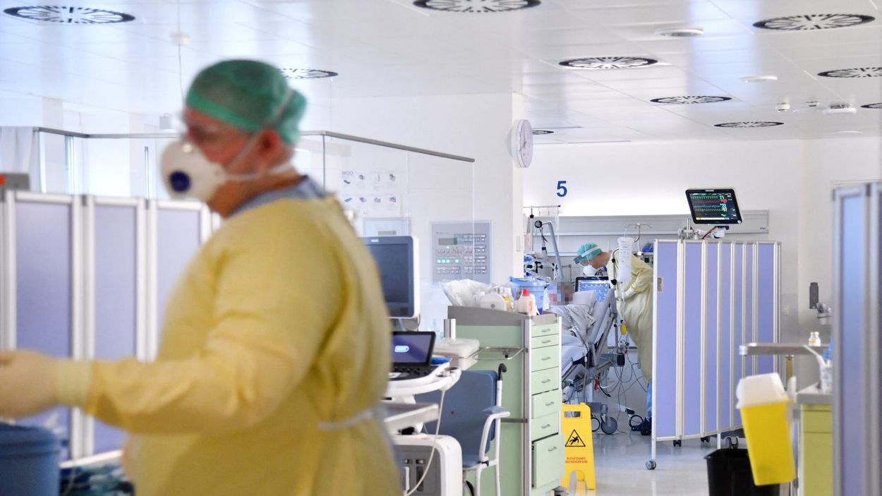 Afbeelding van Ministerie hield explosief memo over vastlopen zorg achter voor ziekenhuizen