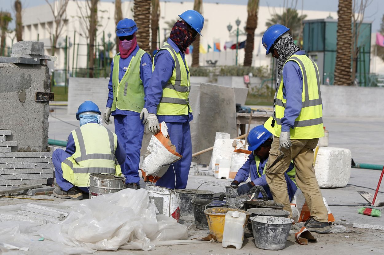 Afbeelding van Uitgebuite arbeidsmigranten Qatar moeten miljarden betalen