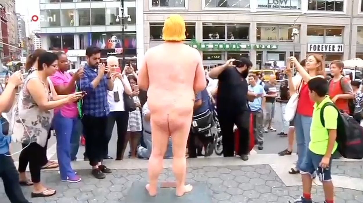 Afbeelding van Nu al overal in VS standbeelden van Trump, naakt