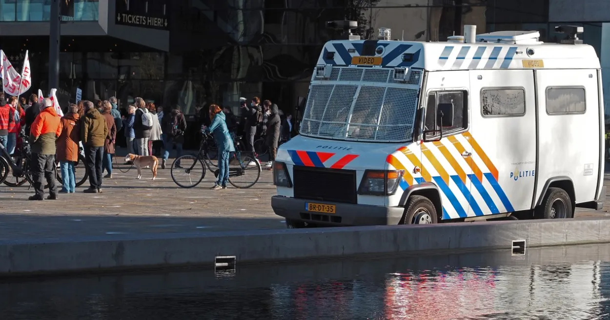 Bewakingscamera's met gezichtsherkenning zijn een bedreiging van de mensrechten - Joop