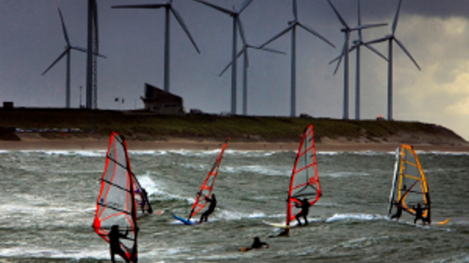 ANP-windmolens_surfers_300.jpg
