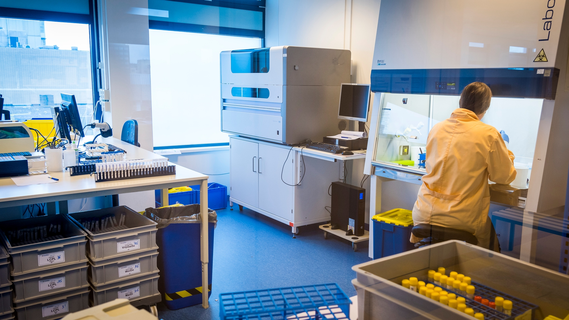 Laboratoriumnetwerk Eurofins schaalt capaciteit coronatests op