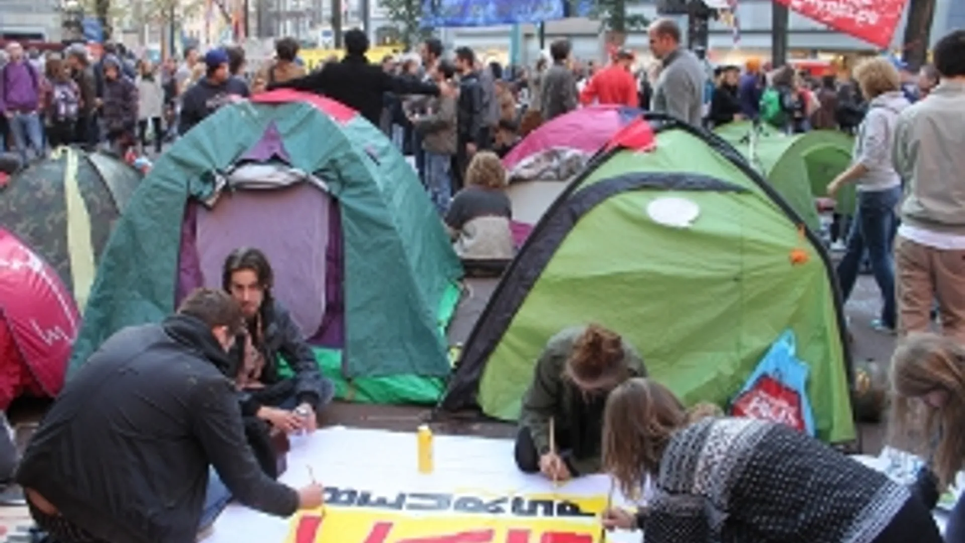 Flickr_OccupyAmsterdam_Husky_300.JPG