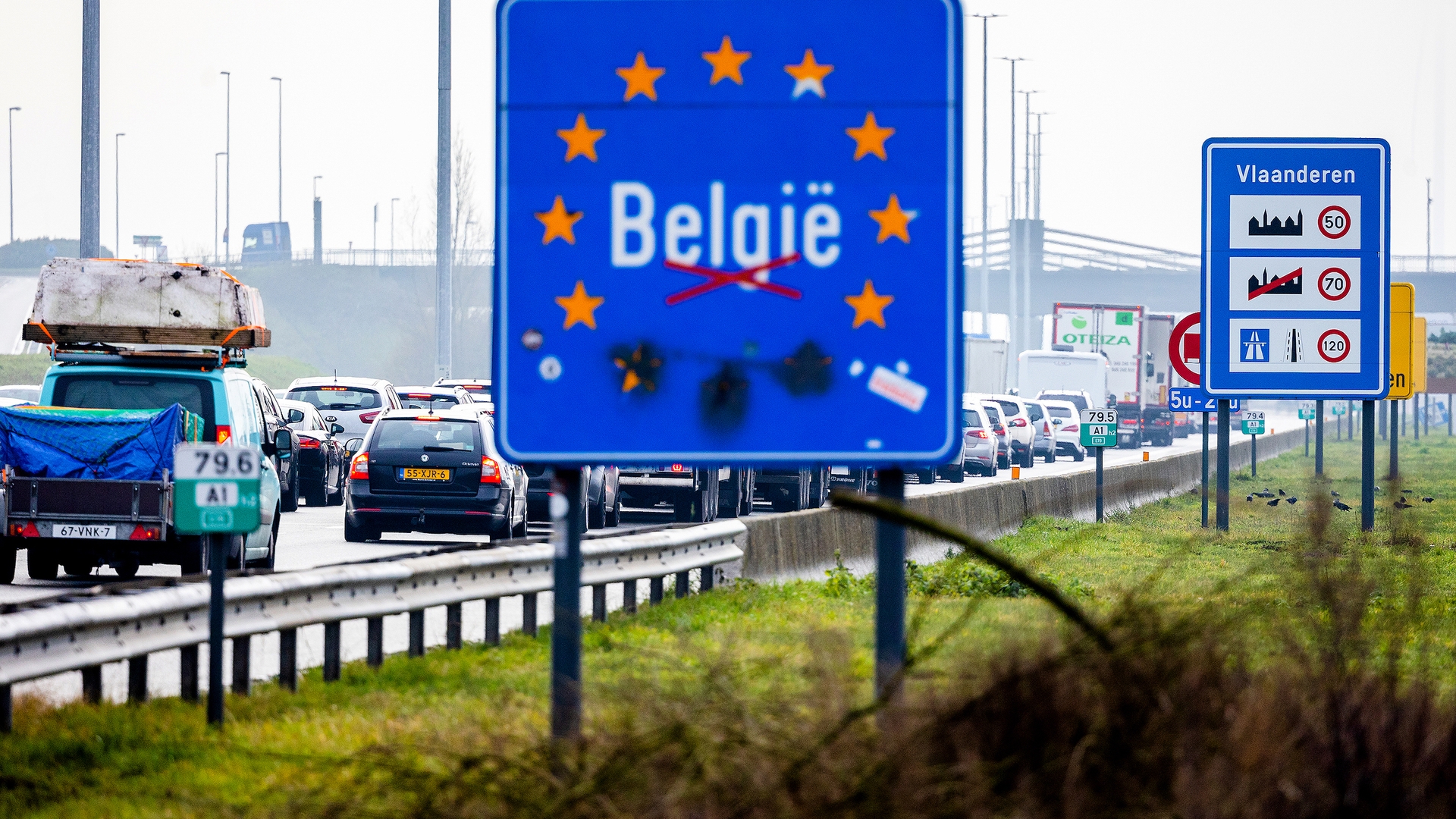 Files bij de Belgische grens door Nederlanders
