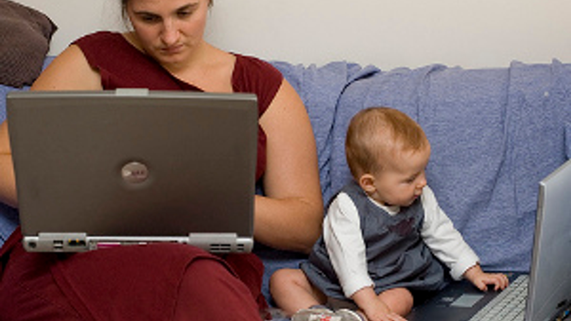 mother-child-laptop.jpg