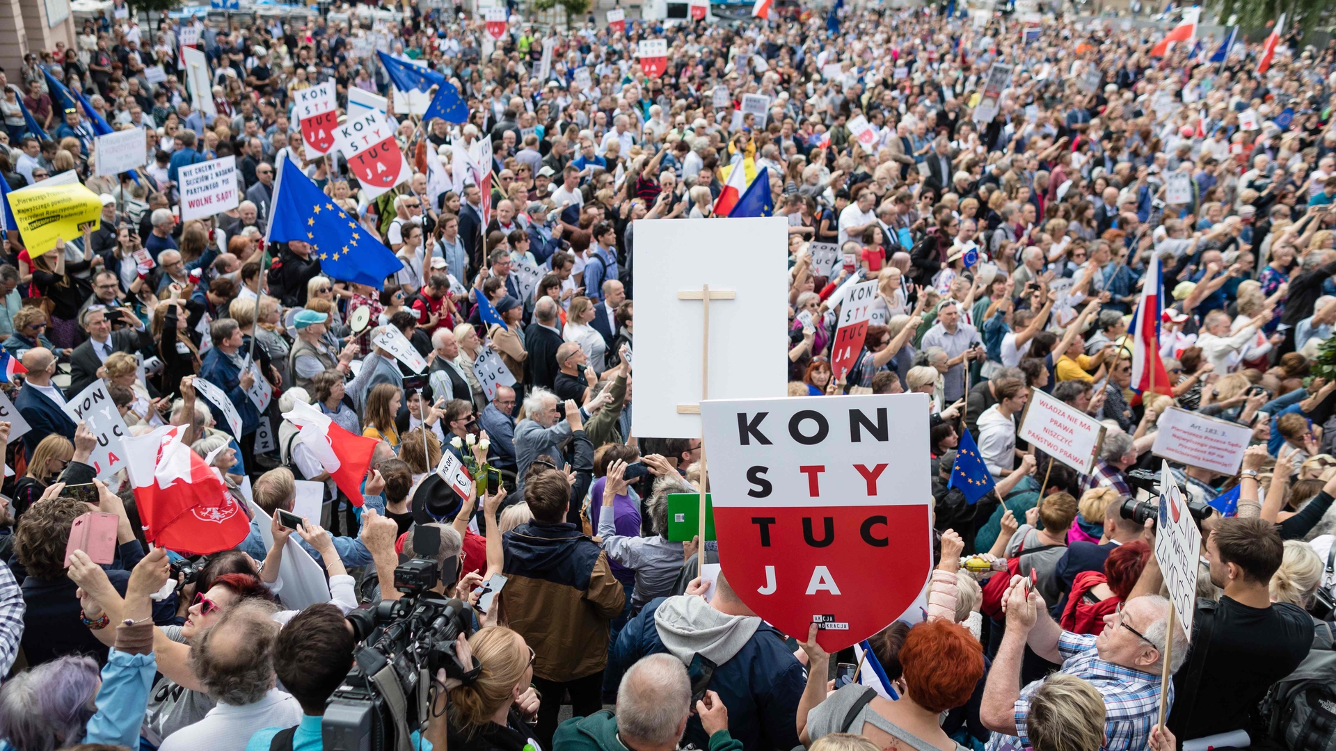 POLAND-POLITICS-EU-DEMONSTRATION-JUDICIARY