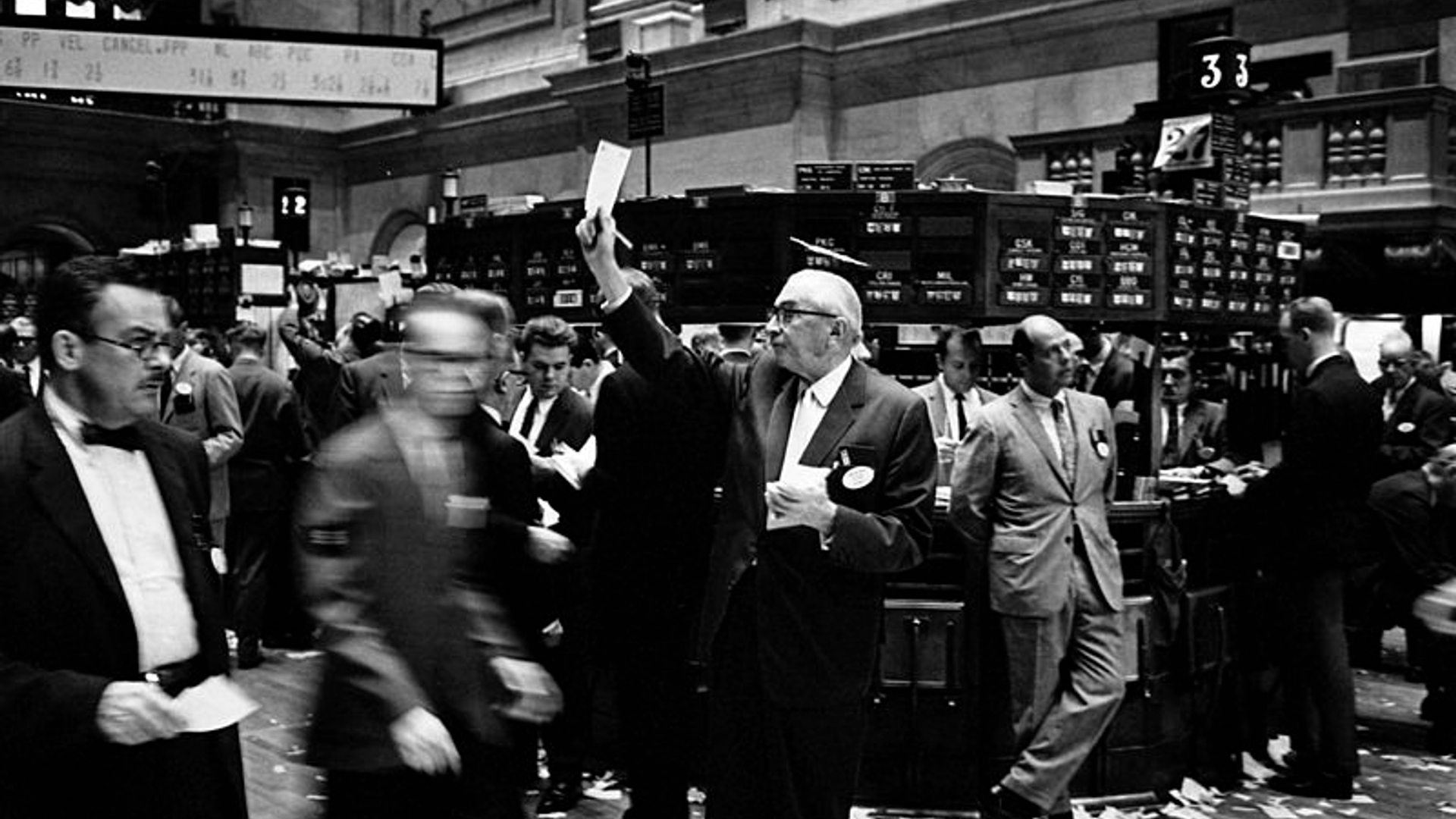 800px-NY_stock_exchange_traders_floor_LC-U9-10548-6