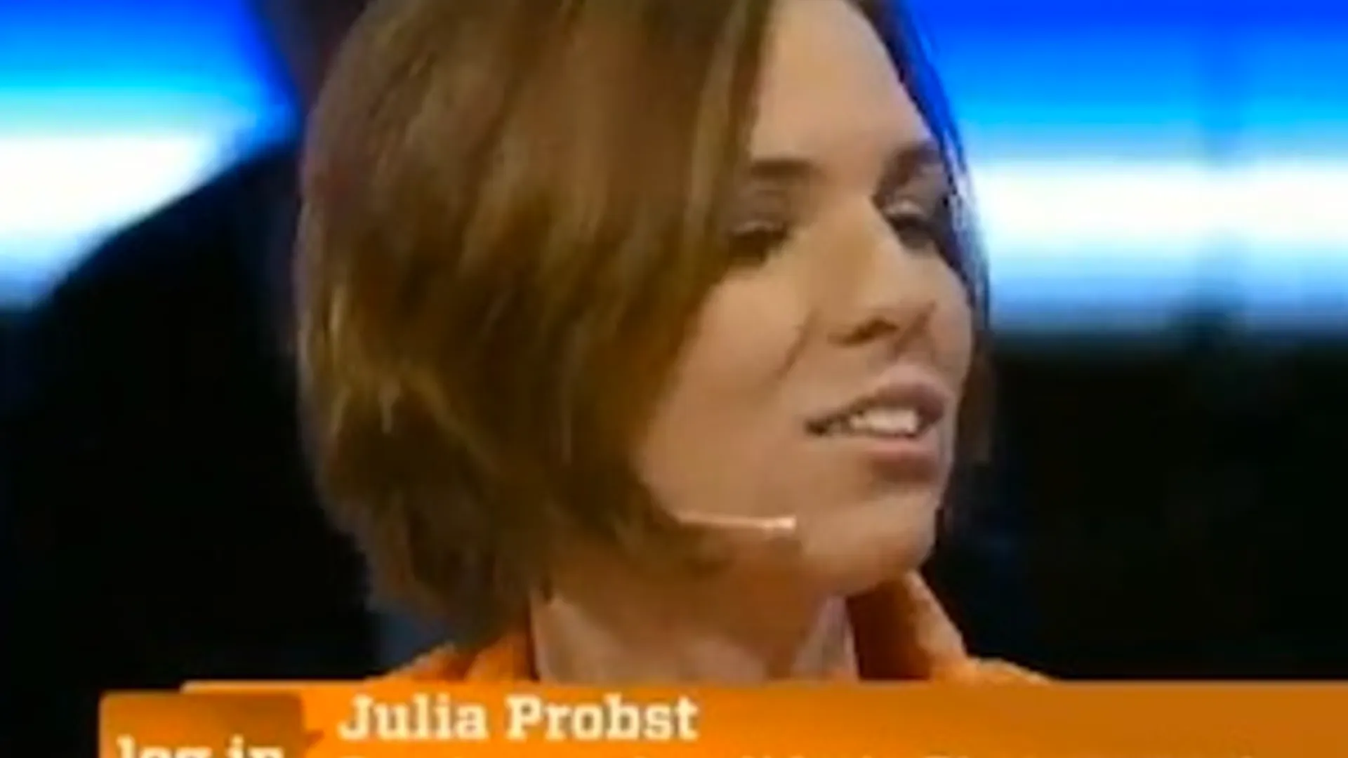 julia_300.jpg