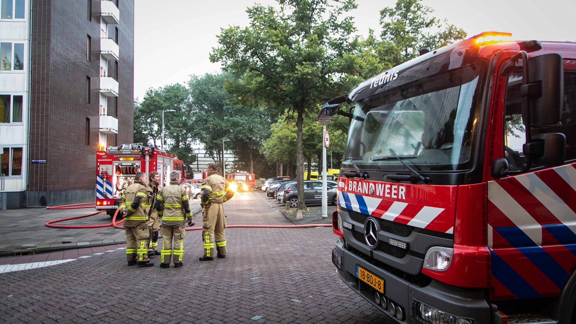 Meerdere gewonden bij brand in studentenflat Amsterdam, 100 bewo