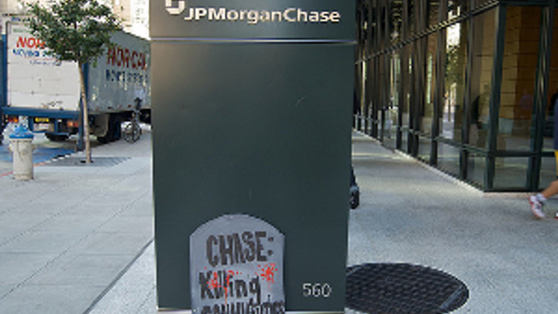 JPMorgan300.jpg
