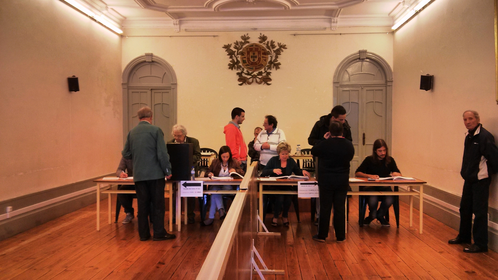 Polling_station_São_Nicolau_Porto_European_Parliament_Elections_2014