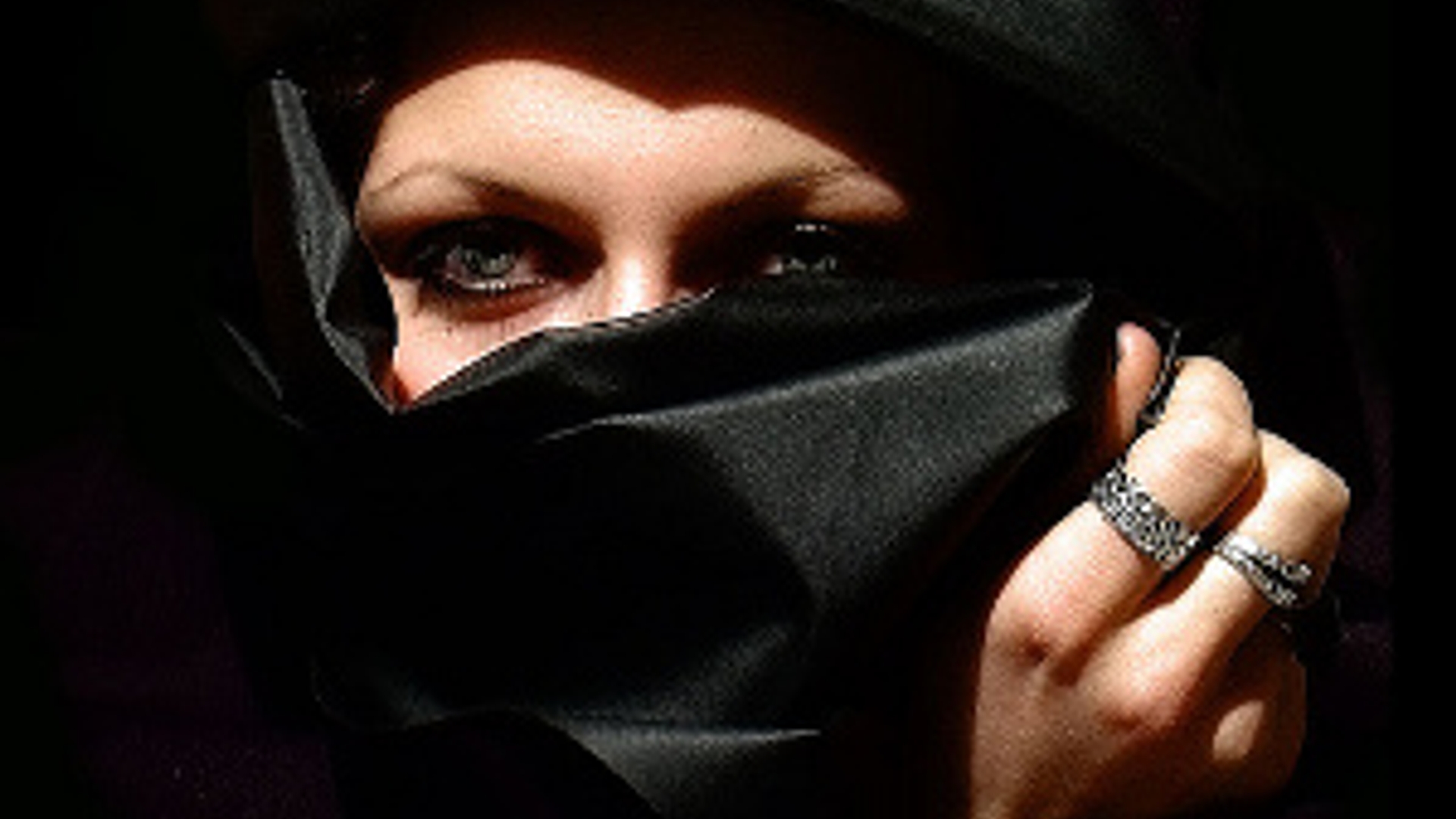 burka-babe-flickr-cc.jpg