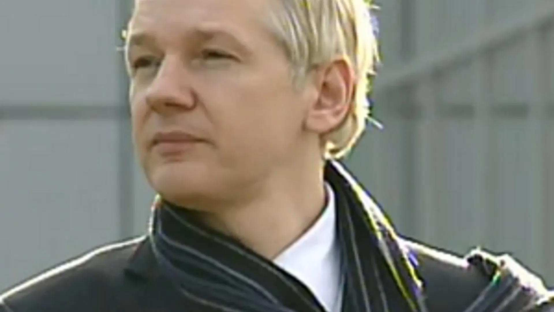 assange300-1.jpg