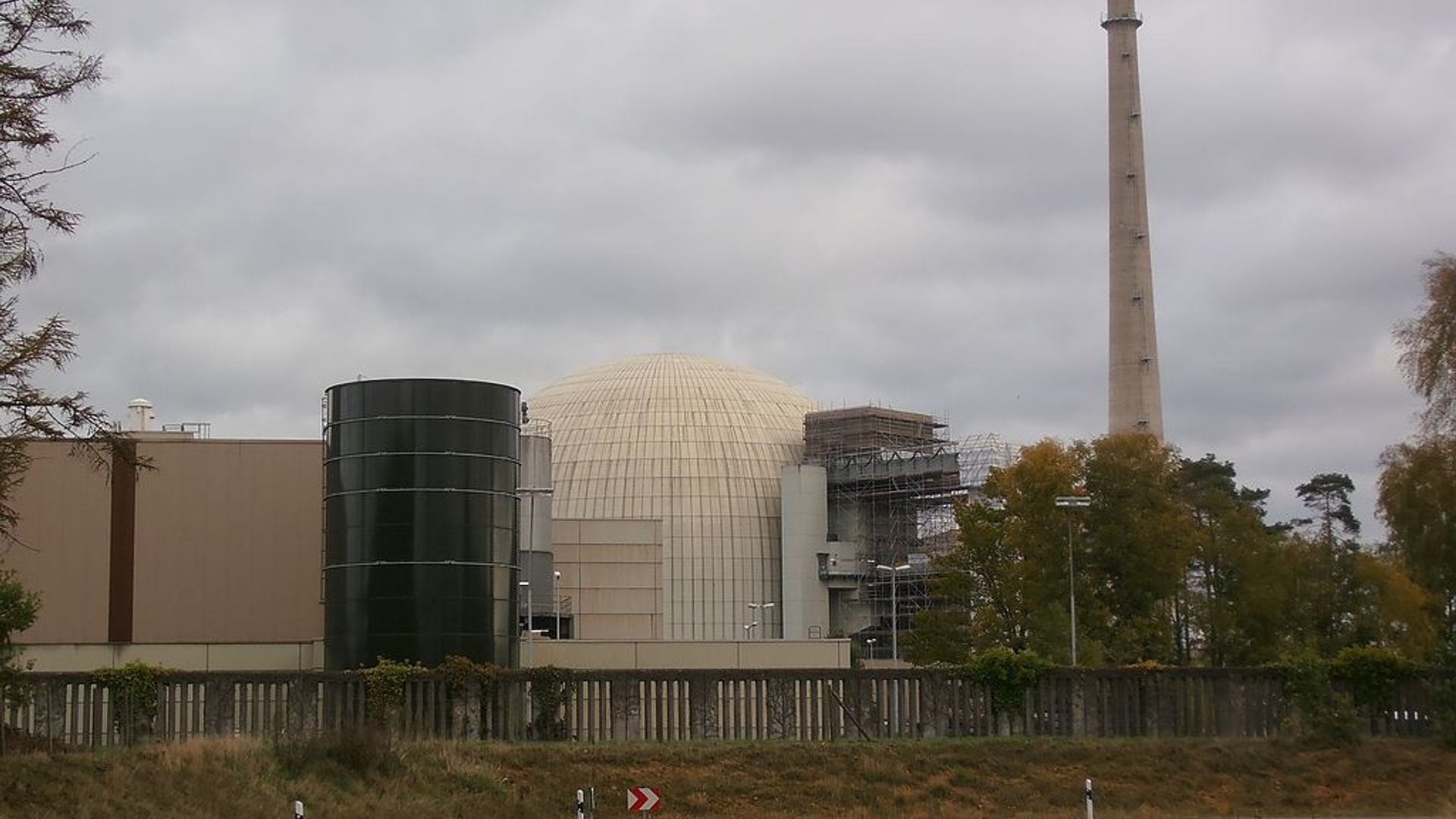 Reaktorgebäude_Kernkraftwerk_Emsland_Lingen
