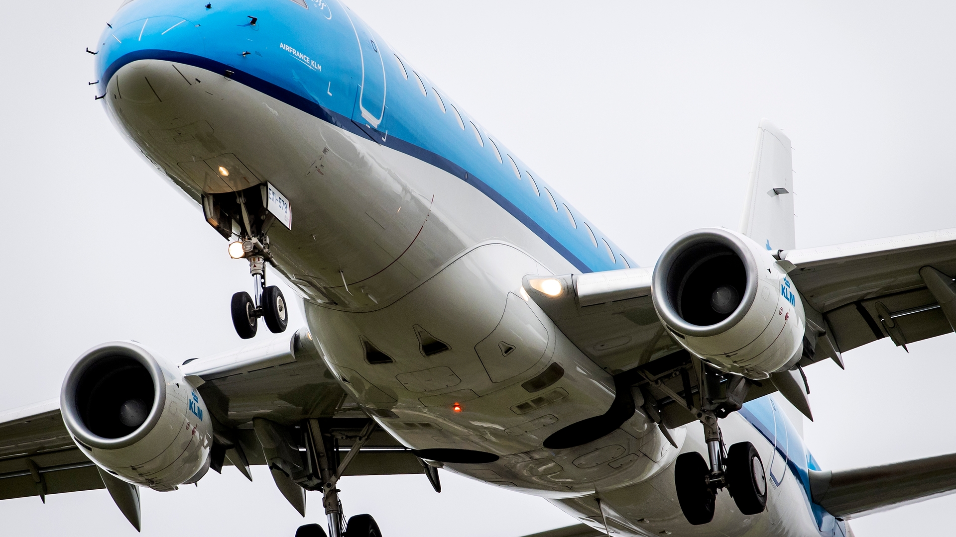 Crisisoverleg bij KLM met bonden over loonmatiging