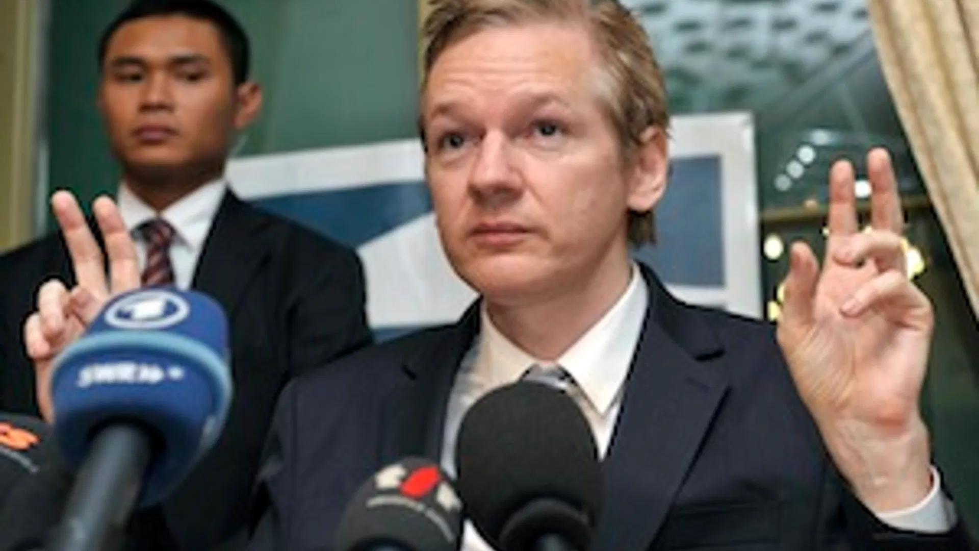 assange_300_01.jpg