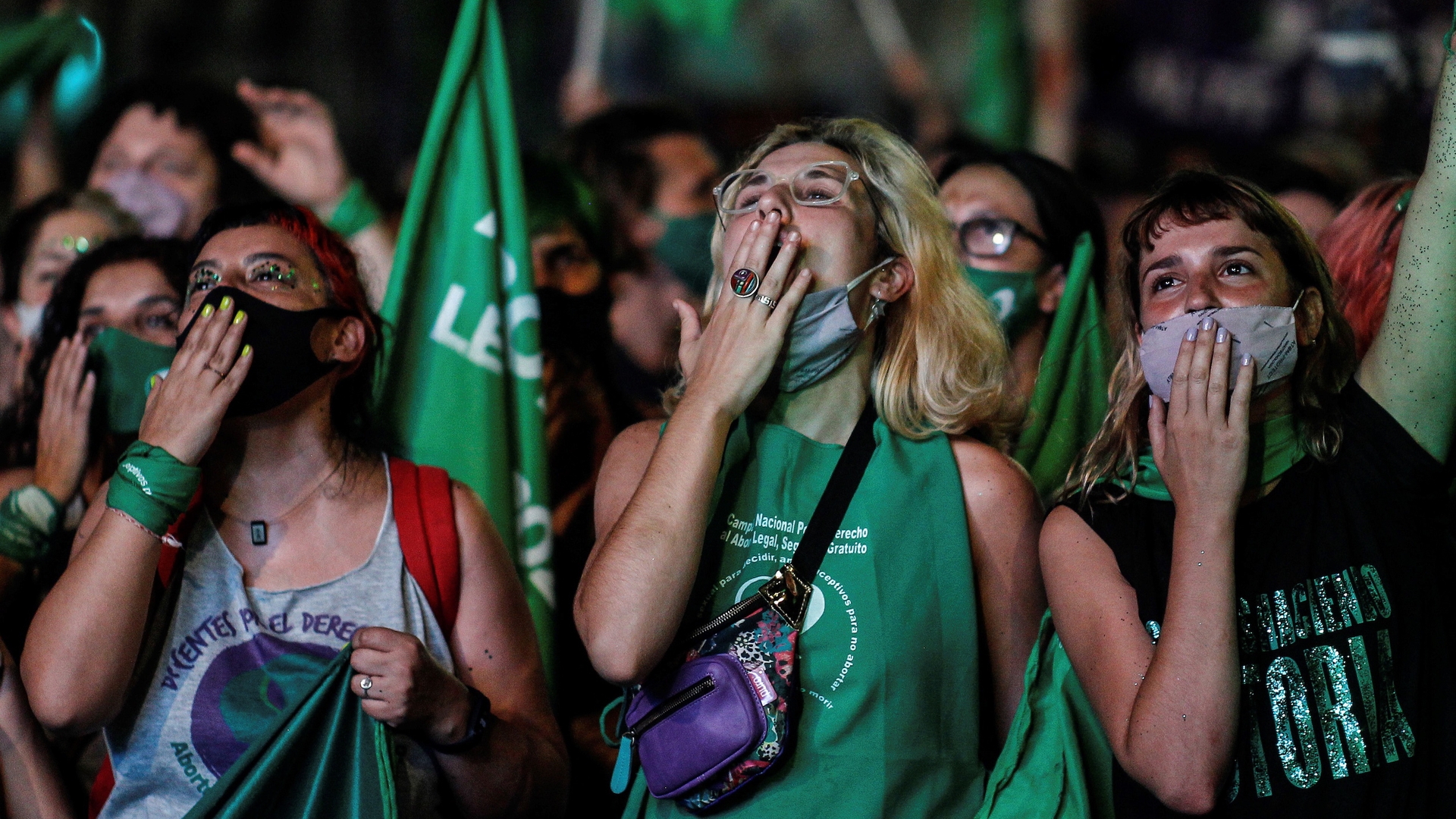 Argentina's streets throb at the fierce vote for legal abortion