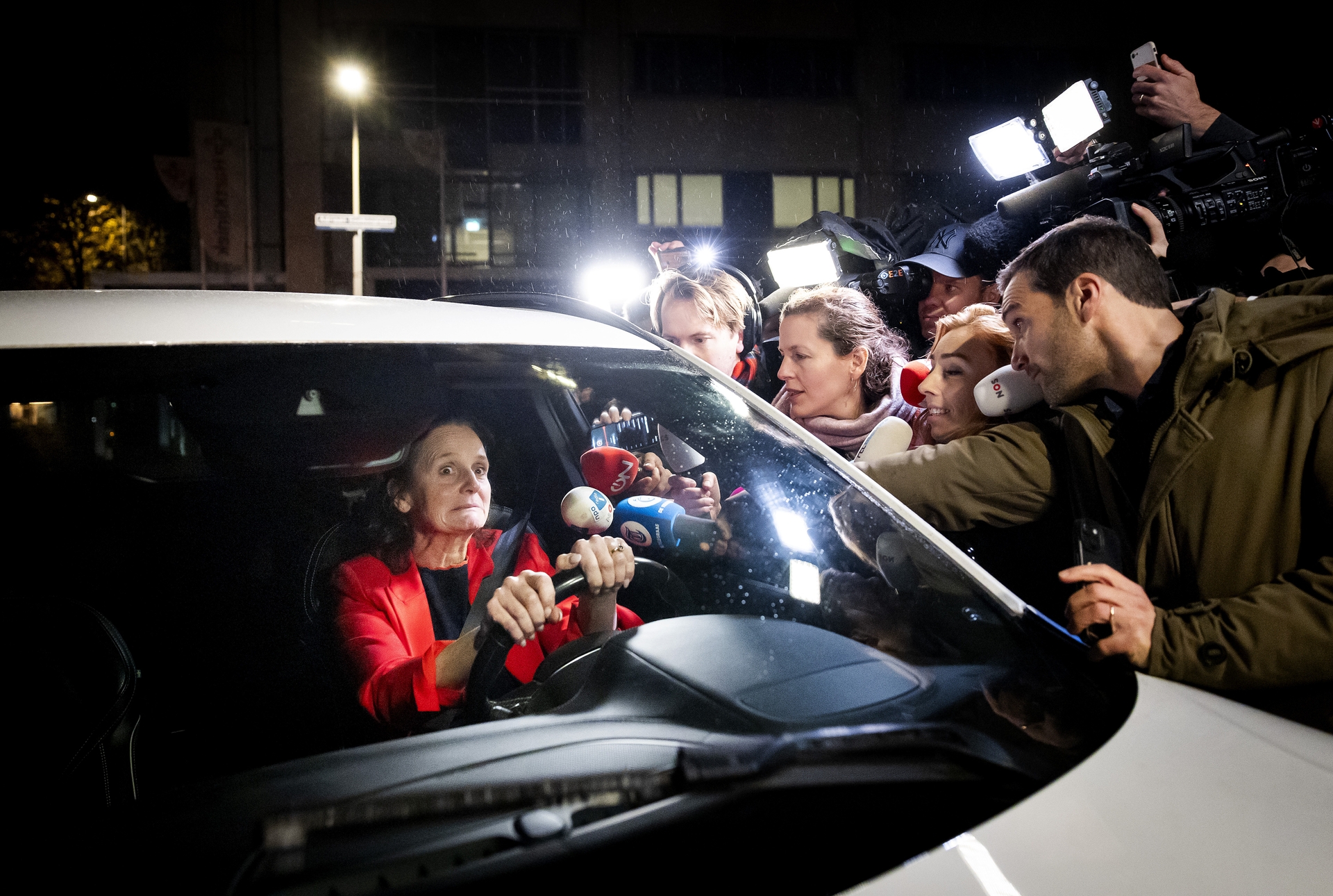 Afbeelding van NSC-ers redden hun salaris maar verliezen hun zelfrespect