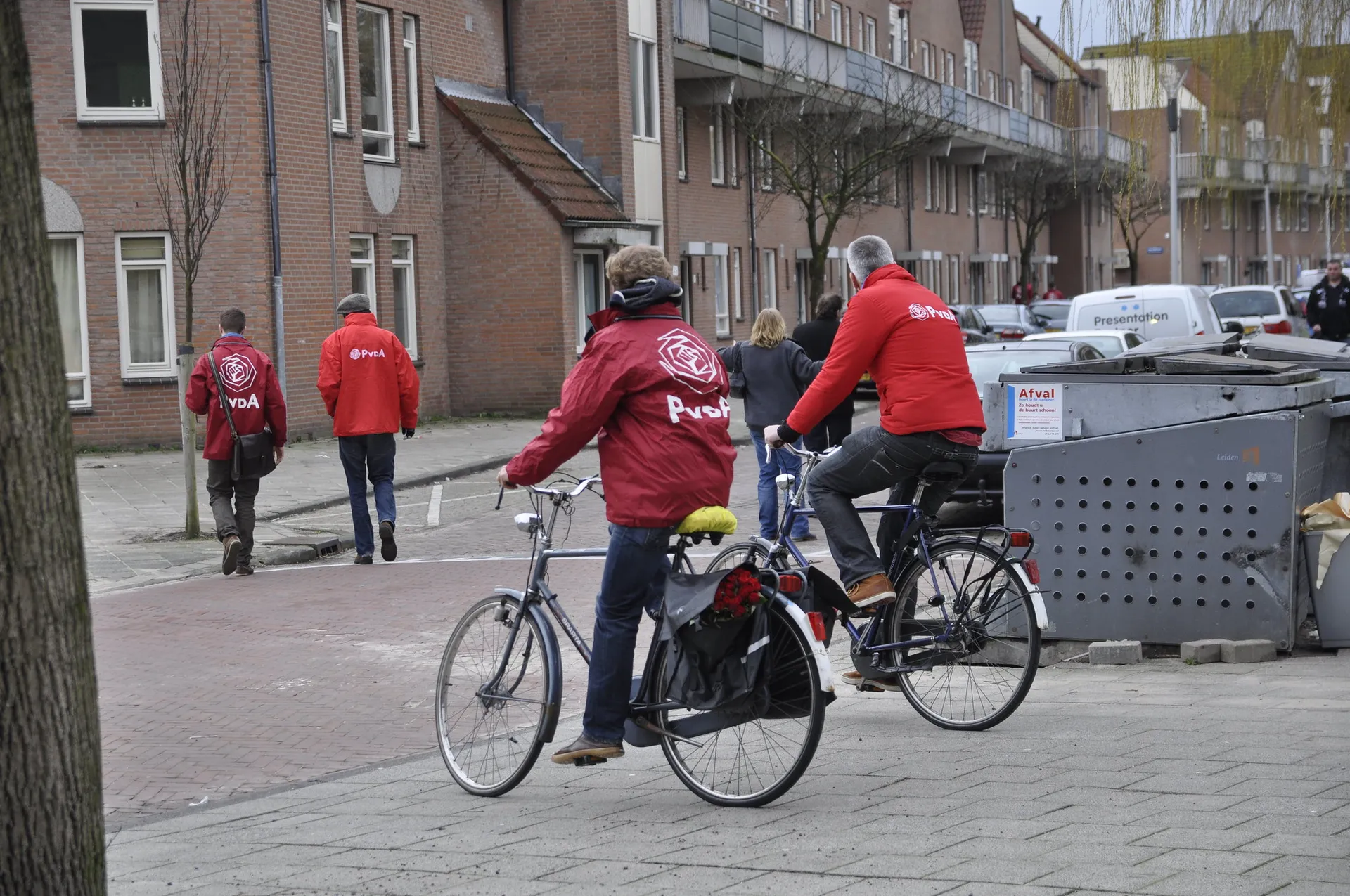 Afbeelding van Hoe diep moeten we als PvdA'ers nog door het stof?
