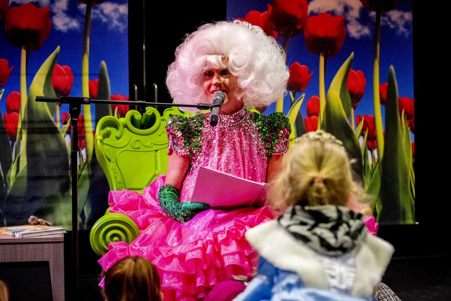 Afbeelding van Rotterdams theater bedreigd vanwege voorleesmiddag door dragqueens