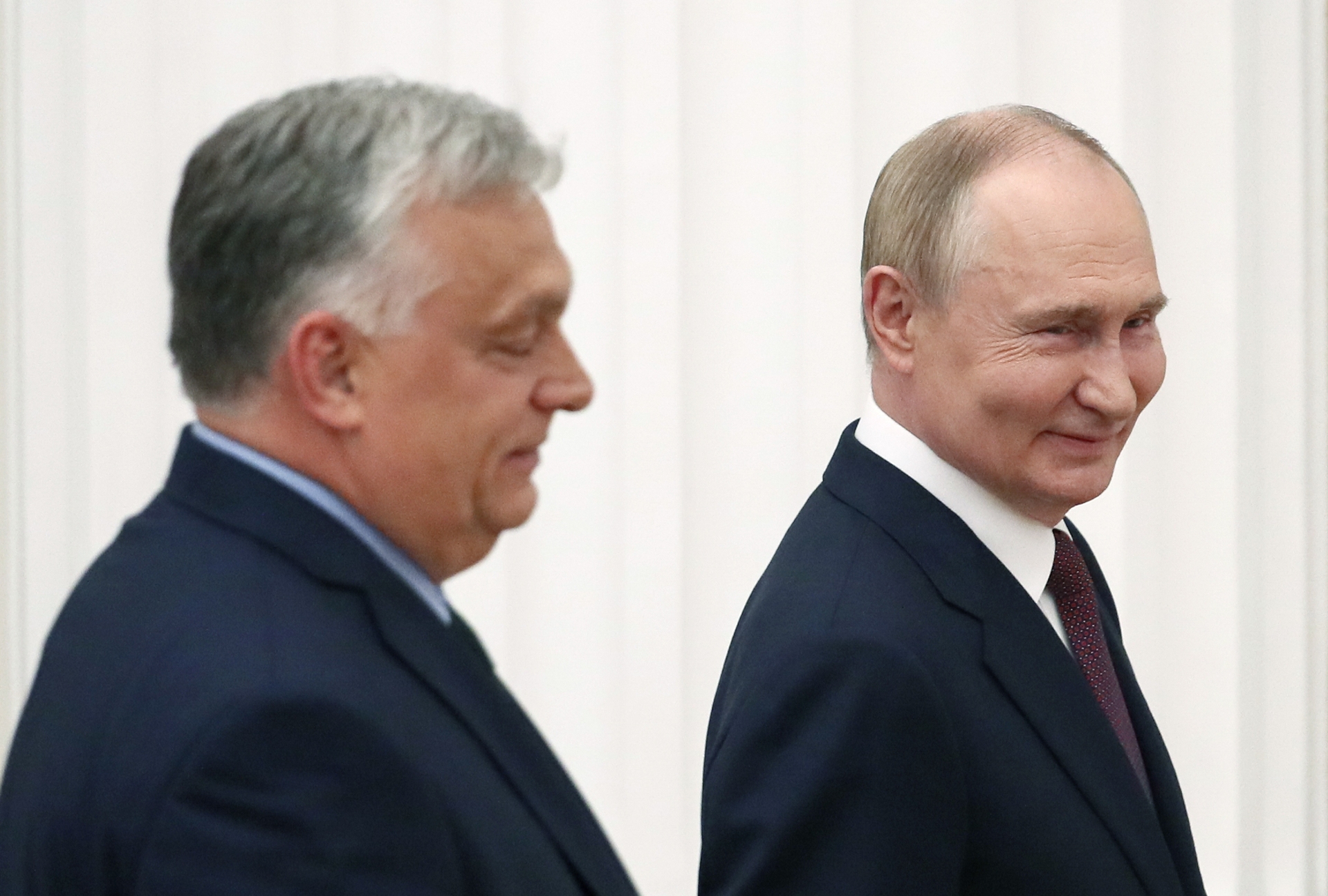 Afbeelding van Viktor Orbán ontmoet na Poetin nu ook Trump, oproep om EU-voorzitterschap Hongarije te beëindigen
