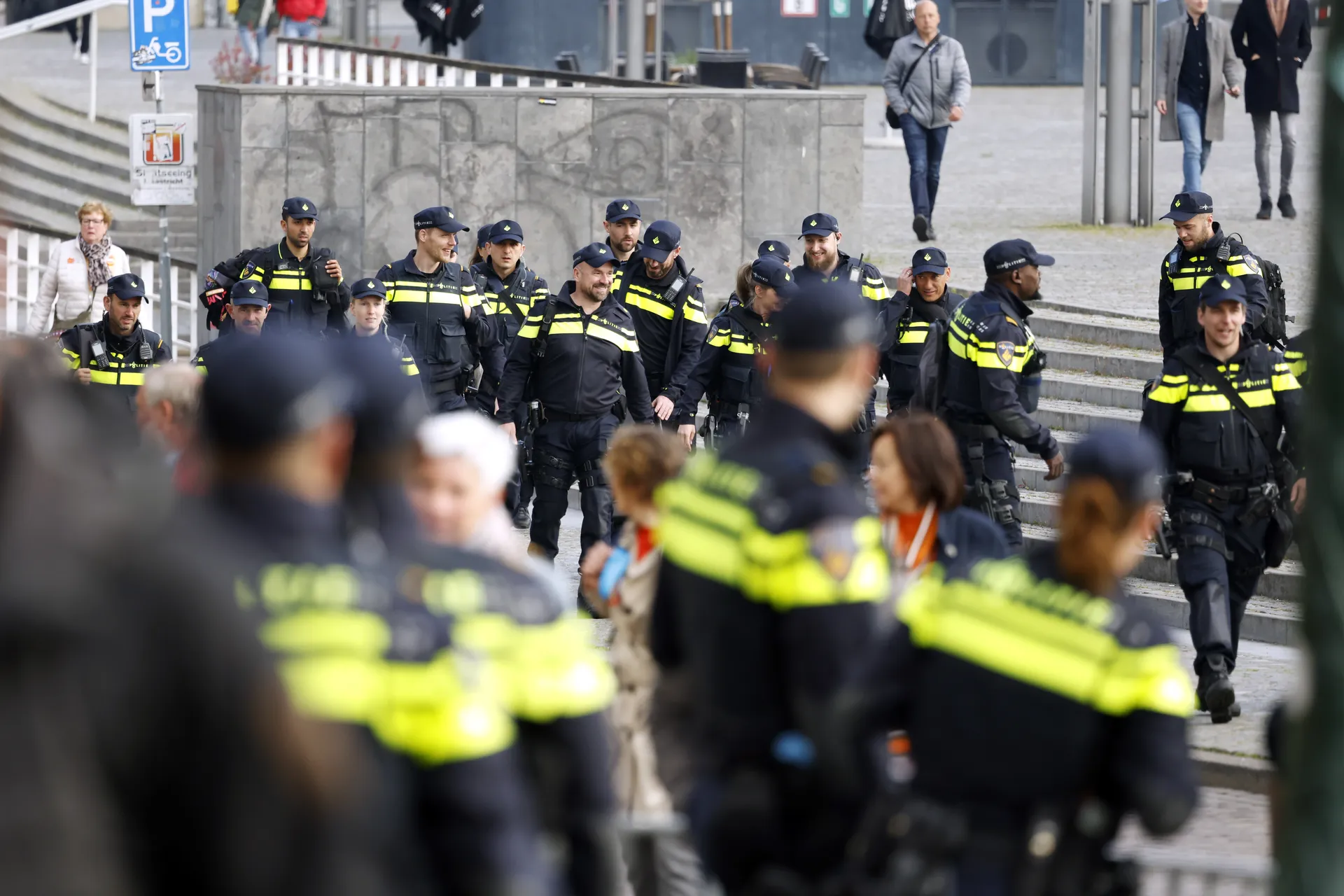 Hoe kan de politie vertrouwen verwachten als ze zelf onschuldige