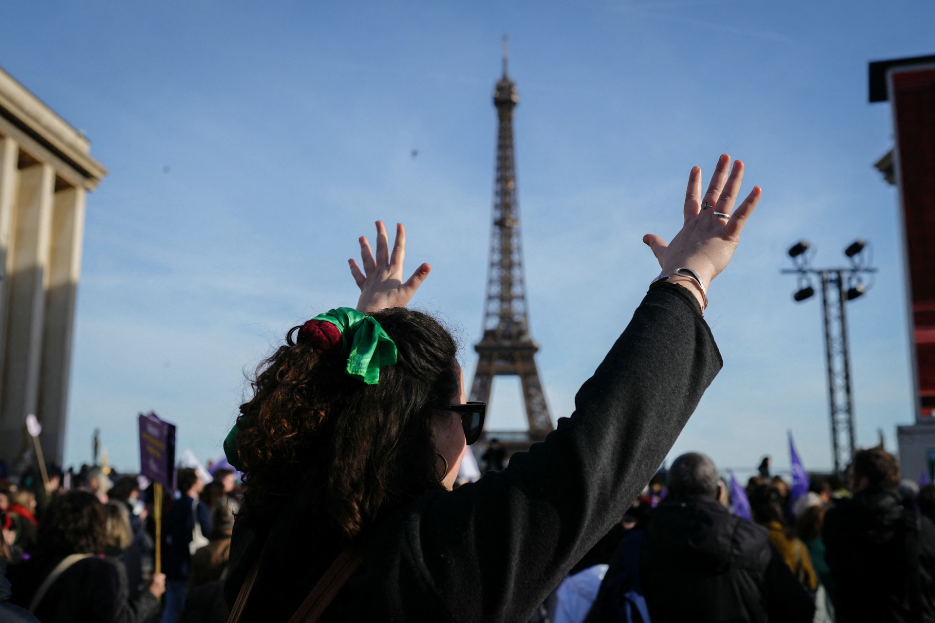 Afbeelding van Frankrijk officieel het eerste en vooralsnog enige land dat van abortus een grondrecht maakt