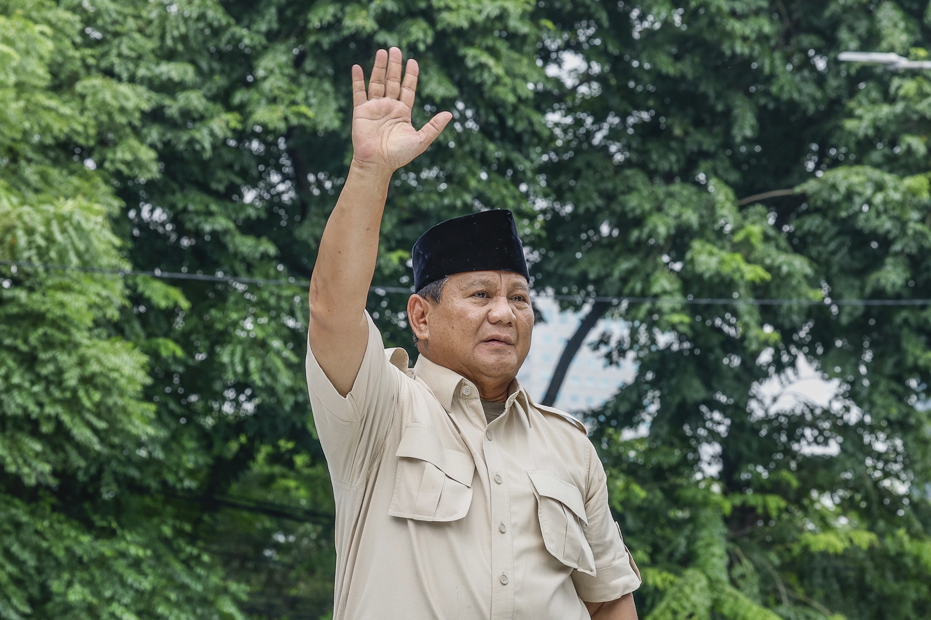 Indonesia: Presiden Baru, Kebijakan Sama – Jub