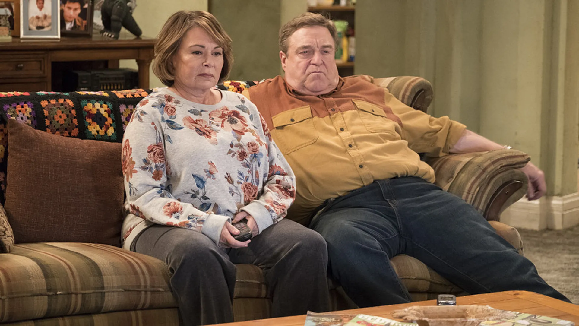 Afbeelding van Roseanne-reboot uit de lucht na racistische tweets Barr